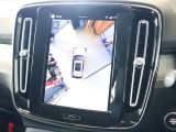 更に360&deg;ビューの単独表示も可能です 車を上から見下ろしたように車外を確認できるため、一切の死角がない状態で駐車が可能です