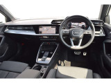 Audiのインテリアはエクステリア同様、優れたデザイン性とクオリティ、そして機能性を兼ね備えております。