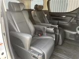 【 セカンドシート 】2列目も広々お乗りいただけます♪