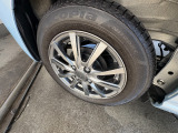 純正アルミホイールが装備されております!