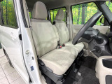 運転席シート廻りは使用感も少なく、良好な状態となっています。丁寧に使われていたことがよくわかりますね。