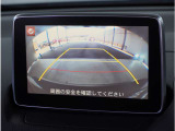 【バックカメラ】駐車が苦手な方でも安心してお乗りいただけます。リバース連動で画面が切り替わるのでとっても便利です。今や後方確認の必須アイテムですよね。