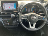 便利なステアリングスイッチ付き!プロパイロット操作・オーディオの設定等が出来ます☆