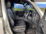 運転席シート廻りは使用感も少なく、良好な状態となっています。丁寧に使われていたことがよくわかりますね。