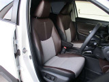 パワーシート装備で微妙な調整ができ違和感のないフィット感でドライブできます