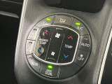 【左右独立型フルオートエアコン】運転席と助手席でそれぞれお好みの温度に設定可能。同乗者にも配慮した、快適な空調をお届け致します。