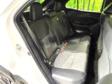 後部座席も気になるようなキズ・汚れやへたり等、大きなダメージはなく、良好な状態です。