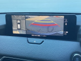 狭い場所での駐車やすれ違いなどでより的確な運転操作に役立つ360&deg;ビューモニターが装備されています。