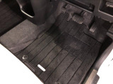 嬉しい純正フロアマット付き♪ 状態も良好です(^^♪