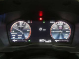 各操作スイッチは使いやすい位置に配置され、とっても見やすいメーターです。夜間時はラグジュアリーな気分にさせてくれる照明が魅力ですので、夜のドライブも楽しみになりますよ♪