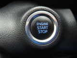 プッシュスタートです。エンジンの始動、停止がワンタッチ操作で出来ます。