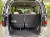 普段のお買い物や通勤、送迎等に十分な荷室スペースを確保しております。セカンドシートを倒すと、大きな荷物の積載も可能です♪