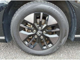 ☆純正アルミホイール☆足元のデザインを際立たせ軽快な走りを演出☆車の印象もスタイルも引き締まります☆
