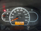 大きくて視認性の良いアナログメーターです。 走行距離 61618Km