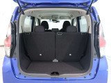 広々としたラゲージスペースを備えています。大きなものや長さのある荷物もしっかりと積み込めます。