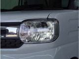 【LEDヘッドライト】悪天候や夜間走行時も良好な視界を確保し安心して運転できる高輝度LEDヘッドライトを装備。明るい上に点灯速度が早く消費電力も抑えられています。