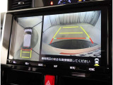 バックガイドモニターで、後方を確認しながら安心して駐車することができます。運転初心者も熟練者も必須の機能ですよ!