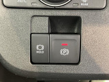 指先だけで簡単に操作が可能な電動パーキングブレーキを搭載。また、渋滞時や駐車券を取るシーンなどで便利なオートブレーキホールド機能も搭載しています。