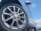 【14インチアルミホイール】外観にマッチしたアルミホイールを装着しております。各種アルミホイールや、スタッドレスタイヤも取扱いしております。是非ご相談ください♪