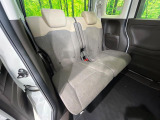 後部座席も気になるようなキズ・汚れやへたり等、大きなダメージはなく、良好な状態です。