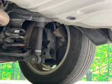 お車を安心してお乗りいただく為には、足回りの定期点検が欠かせません。サービスサポート(有償保証)では無料点検もご提供しており、安心のカーライフをお過ごしいただけるサポート体制が整っています。