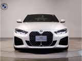 【キドニーグリル】BMWは約90年もの間、ほぼ全ての車両にひと目でBMWだと分かるこの特徴的なフロントグリルが備えられ、デザイン・アイコンとして親しまれてきました。