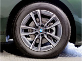 【BMWアロイホイル】軽量かつ強度に拘ったアロイホイル。走行性能ポテンシャルを引き出す設計。車の足元を引き締めてくれる大きなポイントはアロイホイルです。