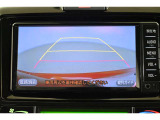 バックガイドモニターで、後方を確認しながら安心して駐車することができます。運転初心者も熟練者も必須の機能ですよ!