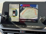 駐停車には便利なアラウンドビューモニター搭載。サイドモニターの切り替えも可能です。