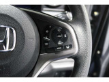 Hondaセンシングの機能のひとつ、アダプティブクルーズコントロール付!アクセルから足を離しても設定したスピードと前車との車間を保ち走行してくれます!車線維持もアシスト☆高速道路で疲労軽減ですね☆