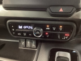 フロント両席にはシートヒーターが付いています!寒い日に便利な装備ですね。