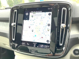 【9インチタッチスクリーン純正HDDナビ】「Apple Car Play」「Android Auto」対応のボルボ先進ナビゲーション「SENSUS」。最新地図データへ無料更新してお渡しします。