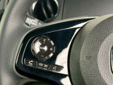 【ステアリングリモコン】ステアリングにオーディオ調節可能なスイッチが装備されていますので運転中でも視線をそらさずにオーディオの調節が可能です!
