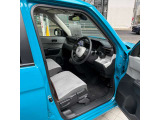 運転席シートは使用感も比較的少なく、破れや大きなヘタリはございません。清掃済みで気持ちよくお乗りいただけます。
