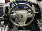【純正革巻きステアリング】上質な革を使用することで、手にしっかり馴染みとても運転しやすいハンドルです♪