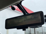 スマートルームミラー付き車です。視認性が良く、夜もしっかり見えます。