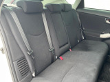 後部座席も気になるようなキズ・汚れやへたり等、大きなダメージはなく、良好な状態です。