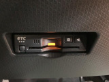 ETCを装備しています☆有料道路の料金所をノンストップで通過できてとても便利です☆高速道路のETC割引なども使えるのであるに越したことはない機能です!