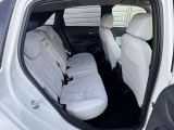【後部座席】後席も広々としていますので同乗者の方もリラックスしてお乗り頂けますよ(*^^*)