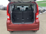 バックドアは軽く、開口部が広いので荷物も楽々入ります!週末のお買い物にも便利です!