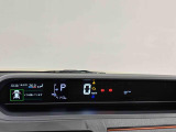 TFTカラ-マルチインフォメ-ションディスプレイ4.2インチの液晶画面に、安全・安心のコンテンツやオ-トエアコンのステ-タスなど、さまざまな運転情報を表示し見やすさにこだわったメ-タ-です♪