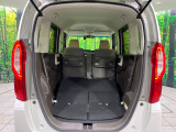 後席を格納すると、これだけの広さが!シーンに合わせたシートアレンジで、大きな荷物も積むことが出来ます♪