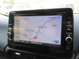 日産純正カーナビゲーション・大画面表示で地図も見やすく、初めての道もこれがあれば安心ですね。