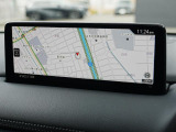 マツダコネクトの10.25インチワイドセンターディスプレイです。『Android Auto』『Apple CarPlay』や独自のコネクテッドサービスに対応したインターフェイスシステムです。