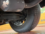 お車を安心してお乗りいただく為には、足回りの定期点検が欠かせません。サービスサポート(有償保証)では無料点検もご提供しており、安心のカーライフをお過ごしいただけるサポート体制が整っています。