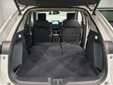 リアシートを倒すと、ラゲッジスペースを広くお使いいただけます!