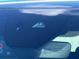 【i-ACTIVESENSE】走行中に前方の車両等を認識し、衝突しそうな時は警報とブレーキで衝突回避と被害軽減をアシスト。より安全にドライブをお楽しみいただけます。