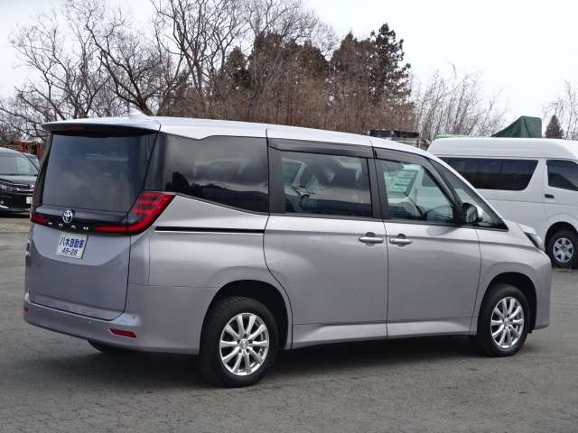 トヨタ ノア 2.0 X の中古車詳細 (33,000km, シルバー, 岩手県, 317.9