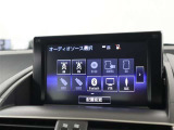 <Bluetooth>スマートフォンなどの機器と車をBluetoothで接続すると、ワイヤレスで音楽を再生できます。
