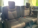 3列目シートはもちろん状態良好☆大人でもゆったりと座って頂けますので、大人数でのお出かけもラクラクです♪ご家族で、気の知れた仲間で、ドライブに行くのが楽しみですね♪
